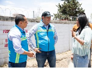 SUPERVISA ROBERTO CABRERA INICIO DE BACHEO EN EL ACCESO A LA ESTANCIA